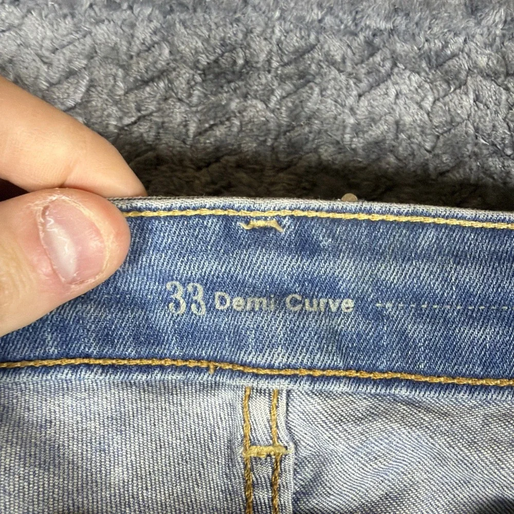 Levi's Demi Curve Women's Jeans Size 33 Bootcut Stretch Medium Wash‎ Distressed